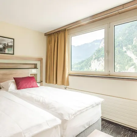 Metropole Hotel 4*