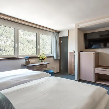 Metropole מלון 4*