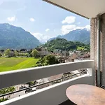 Metropole 4*